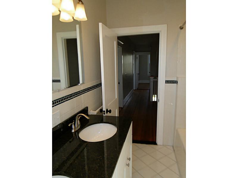 22 THURSTON Street B