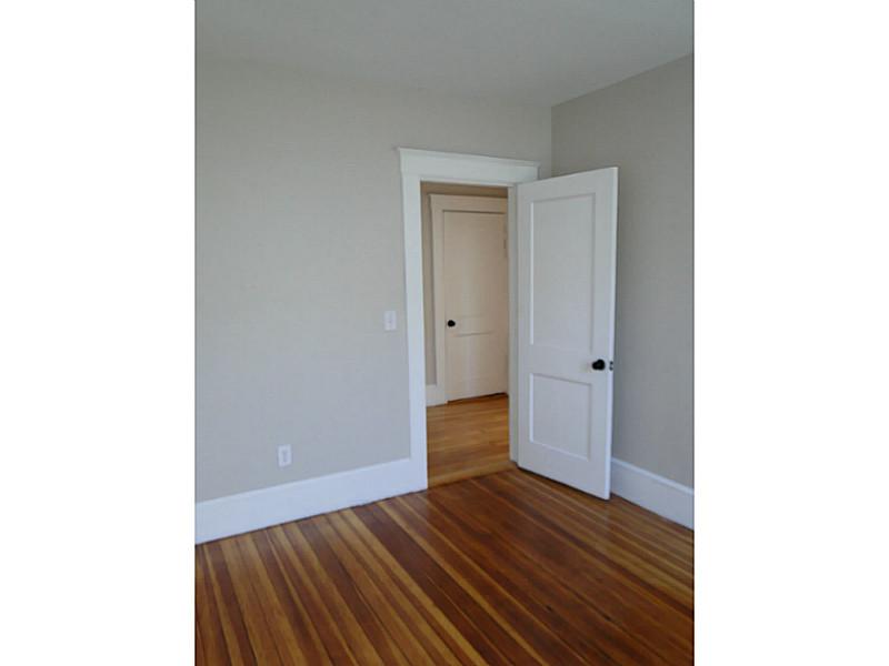 22 THURSTON Street B