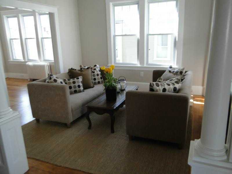 22 THURSTON Avenue B