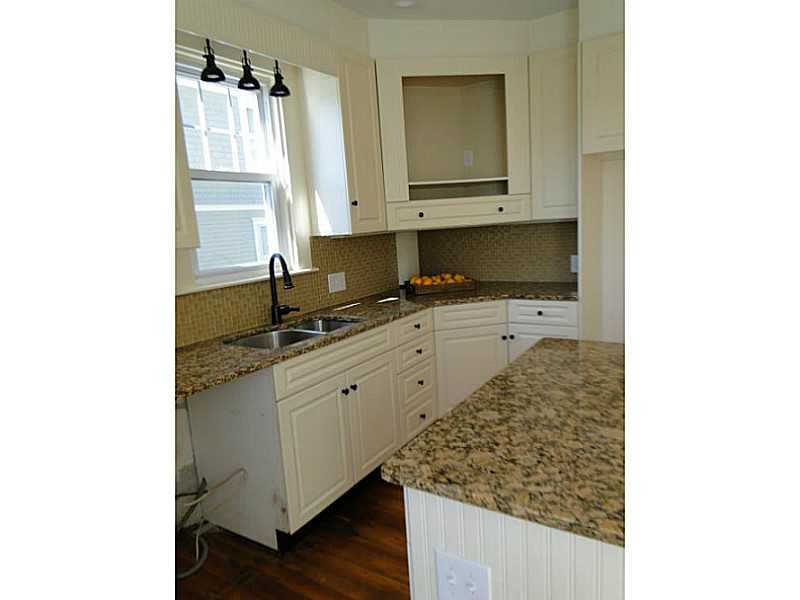 22 THURSTON Avenue B