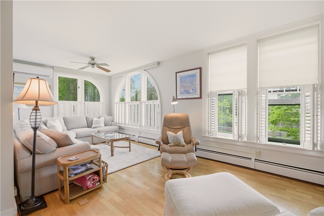 158 Narragansett Avenue I