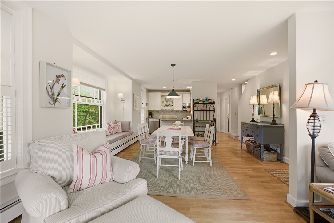 158 Narragansett Avenue I