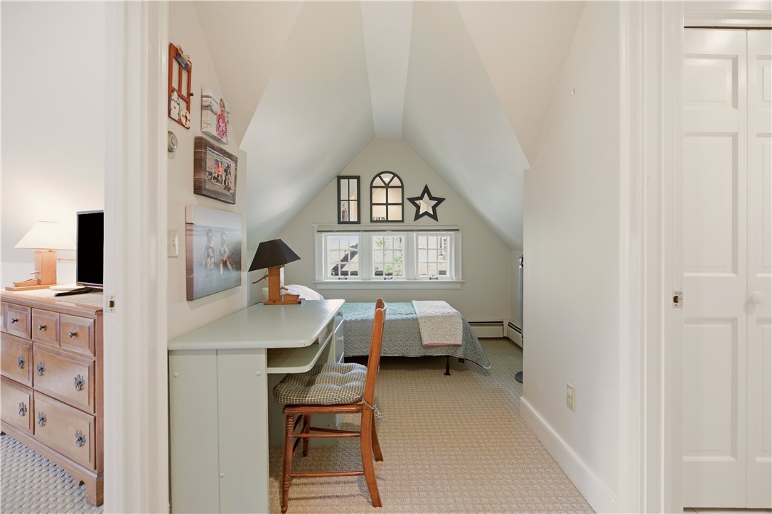 158 Narragansett Avenue I