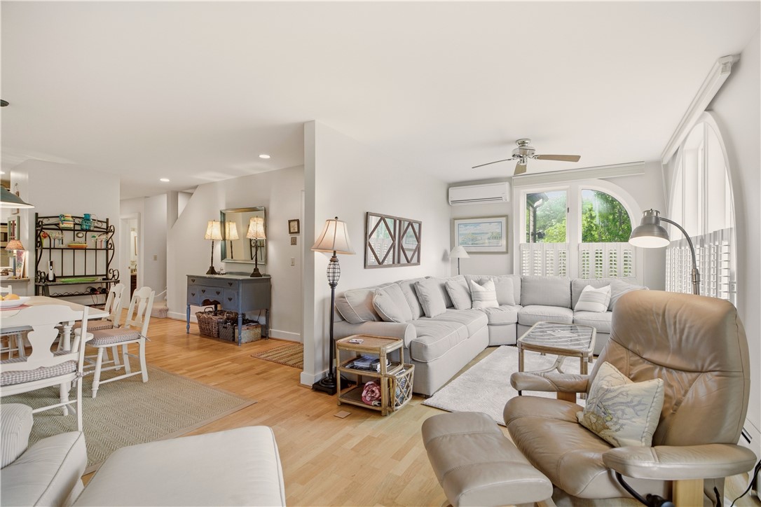 158 Narragansett Avenue I