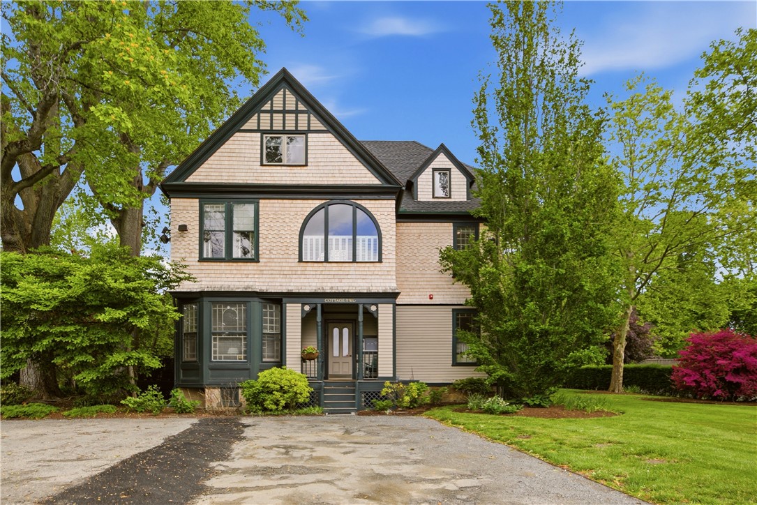 158 Narragansett Avenue I