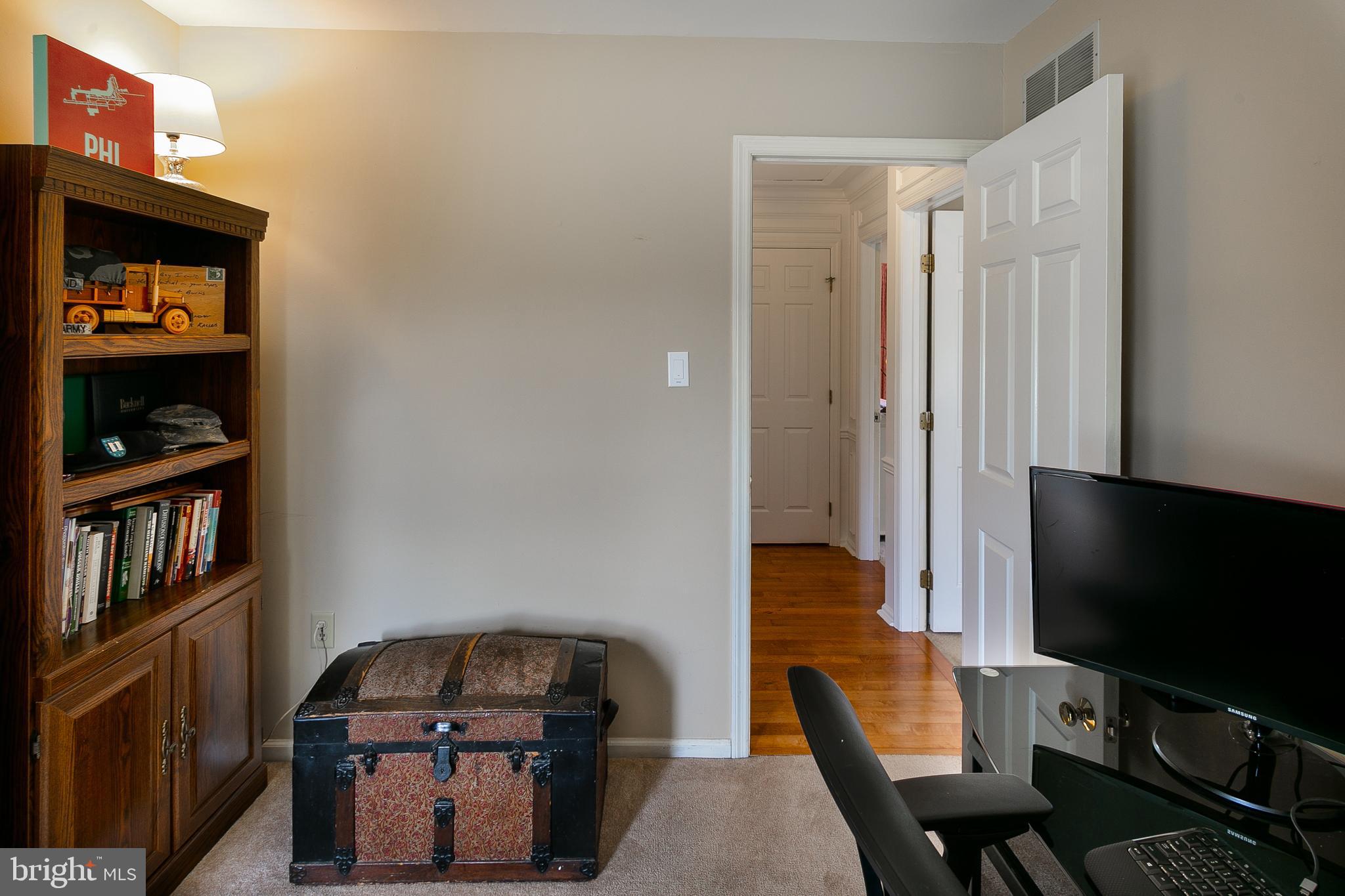 511 Stonecroft LANE