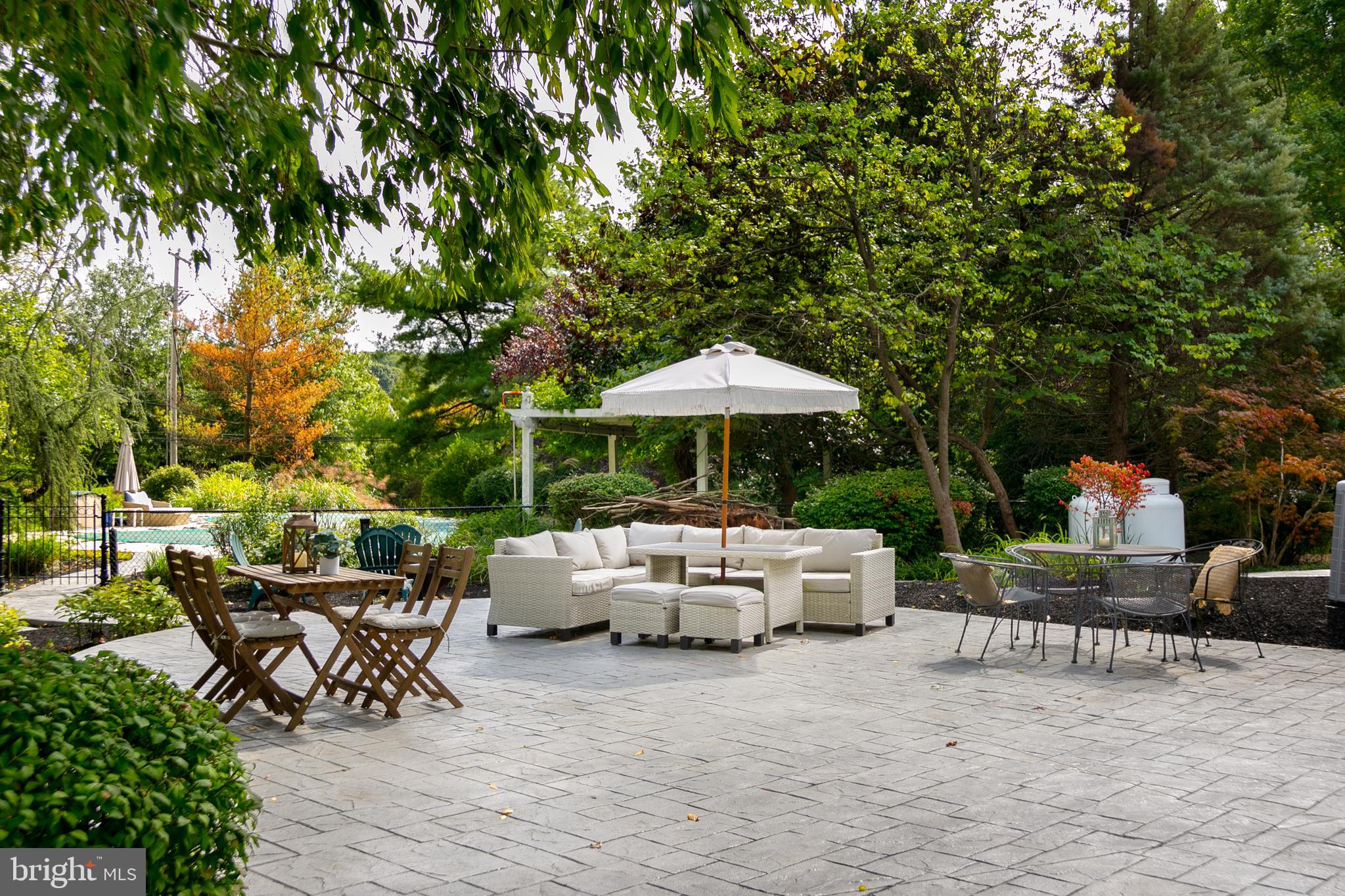 511 Stonecroft LANE