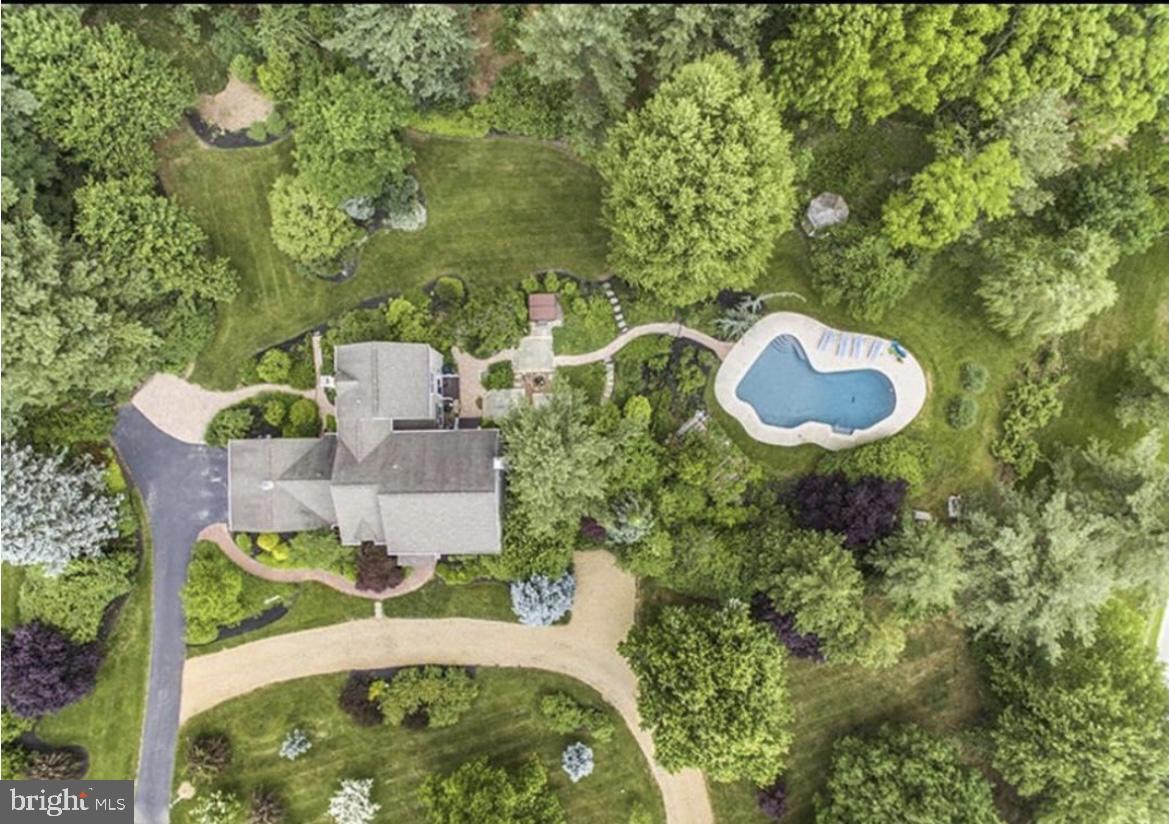 511 Stonecroft LANE
