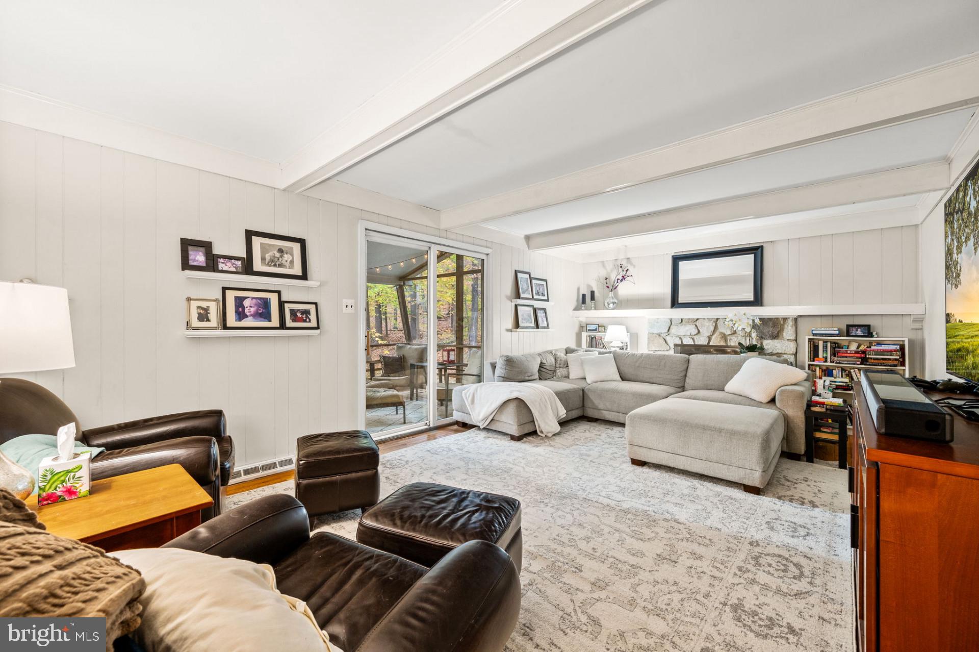 6 Spruce Rd