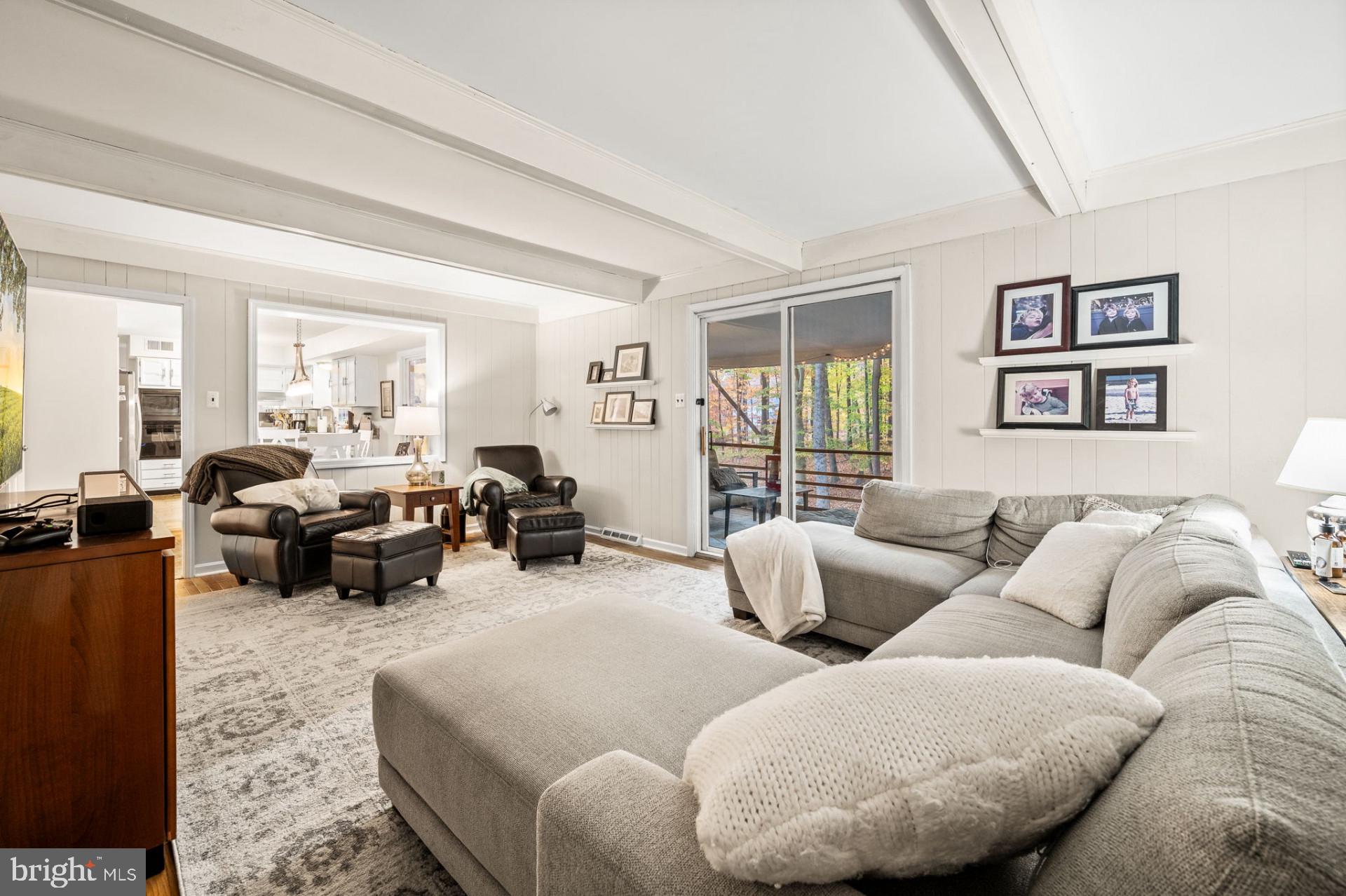 6 Spruce Rd