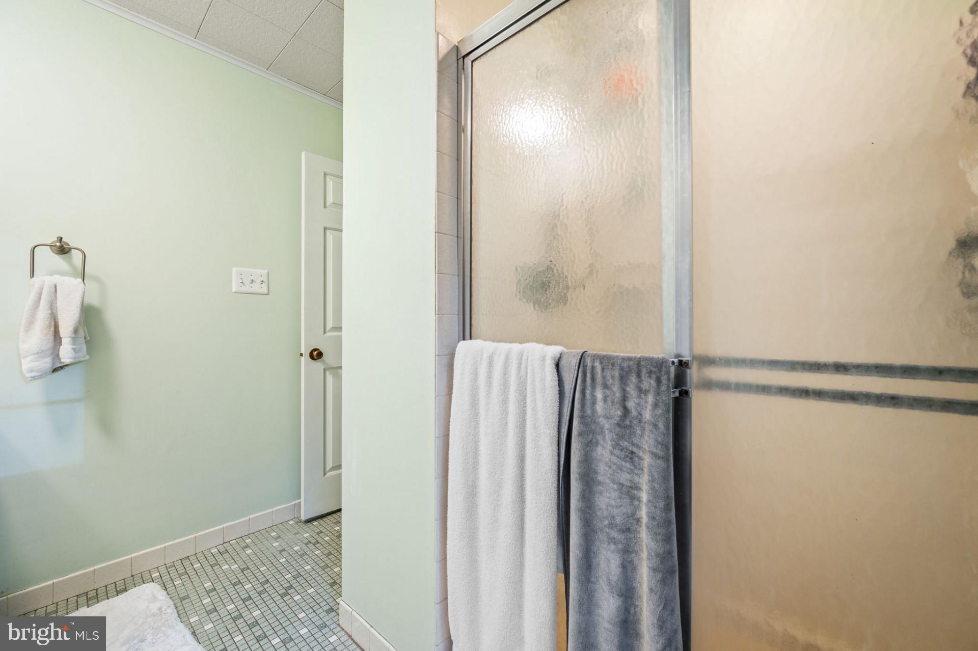 6 Spruce Rd