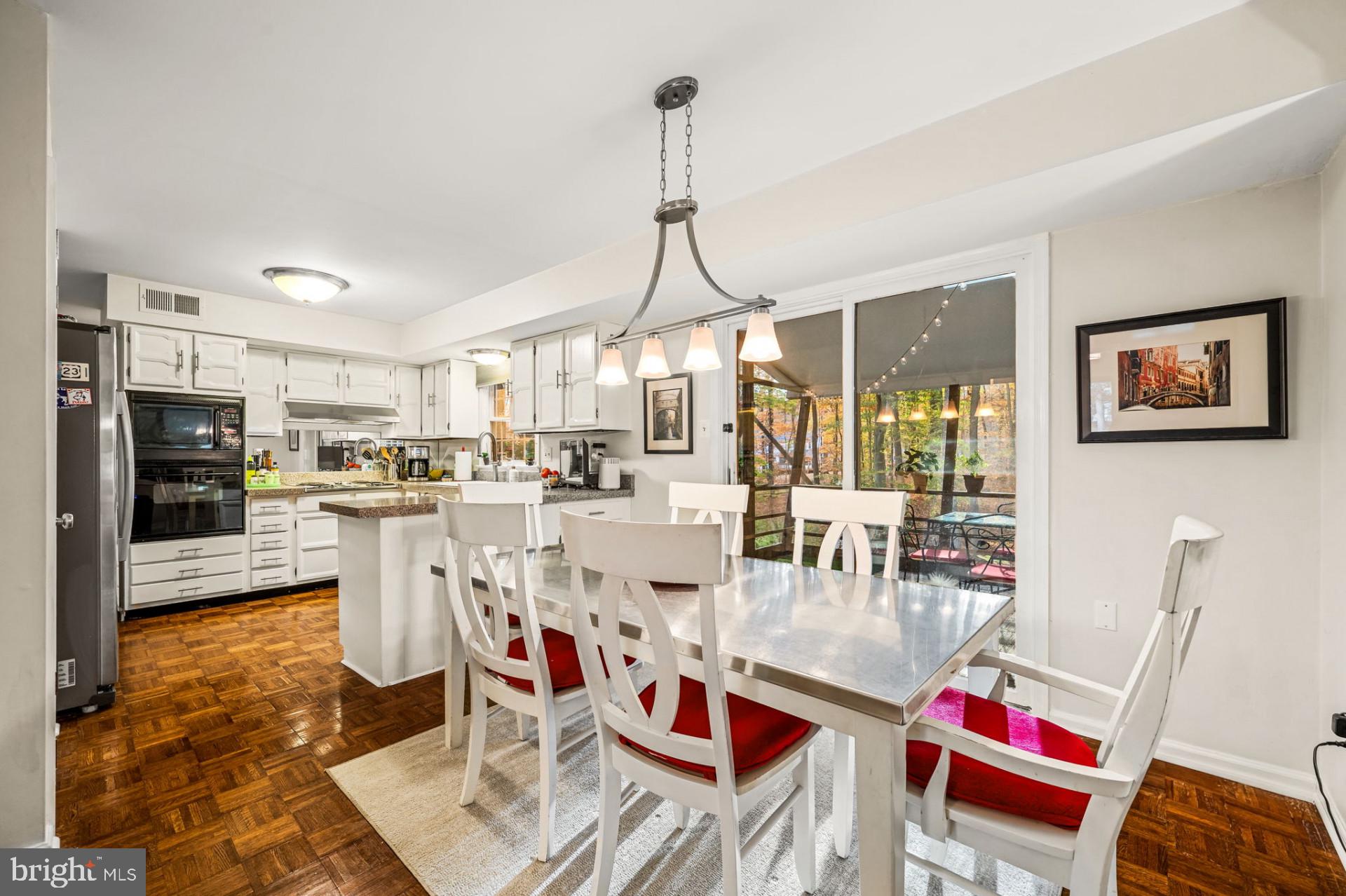 6 Spruce Rd