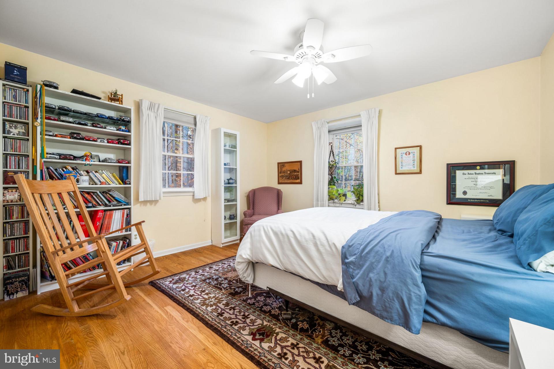 6 Spruce Rd