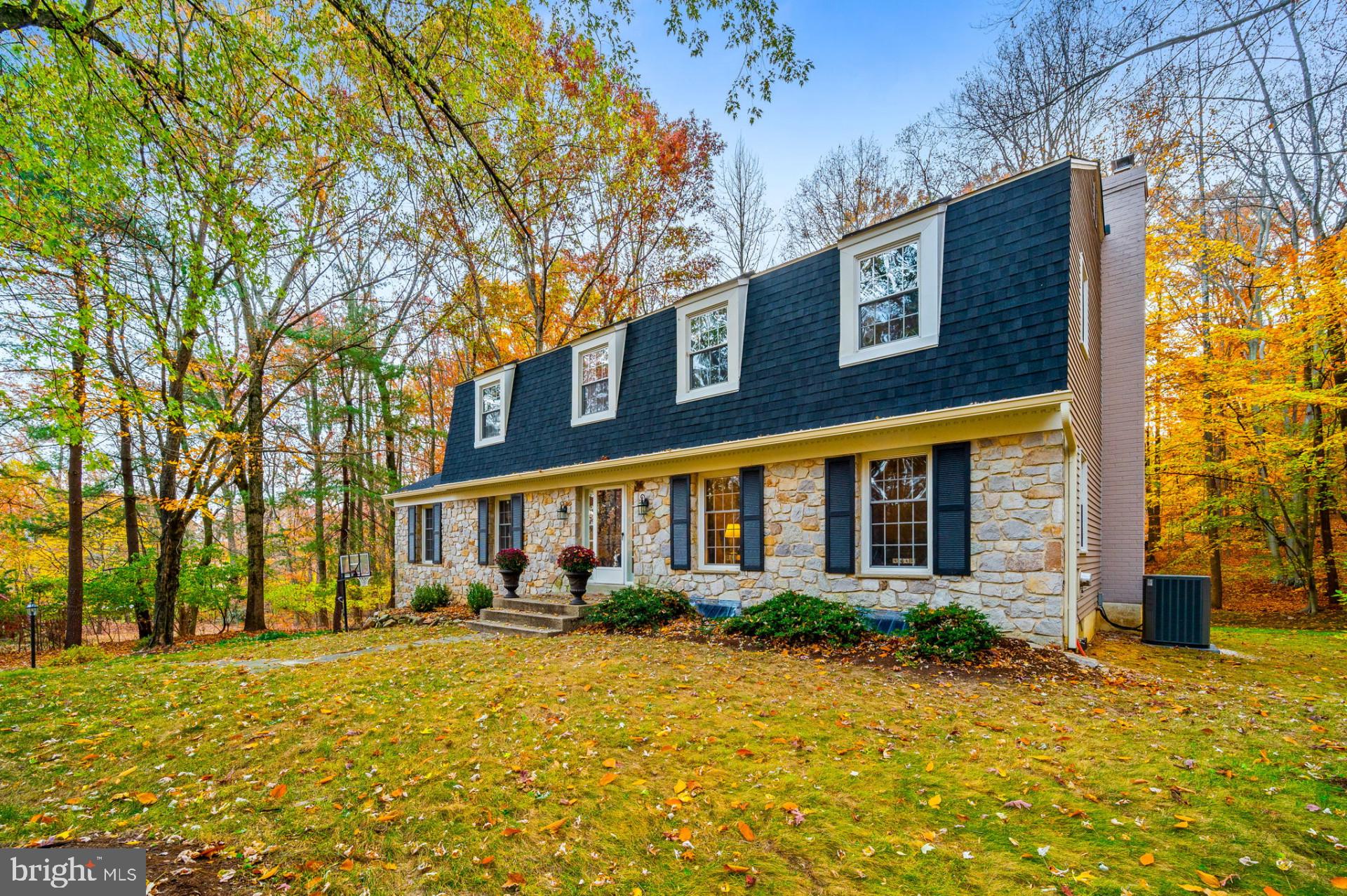 6 Spruce Rd