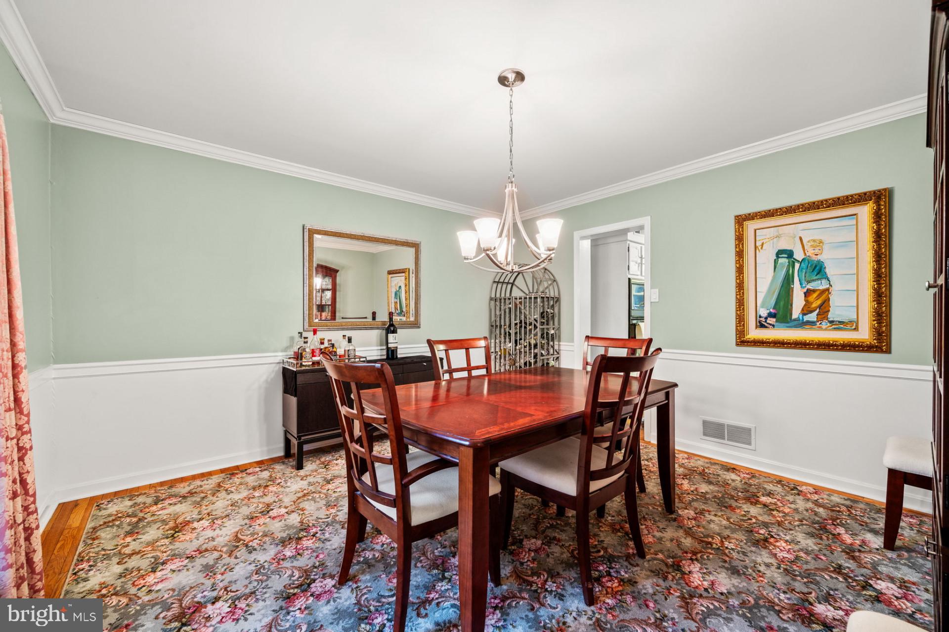 6 Spruce Rd