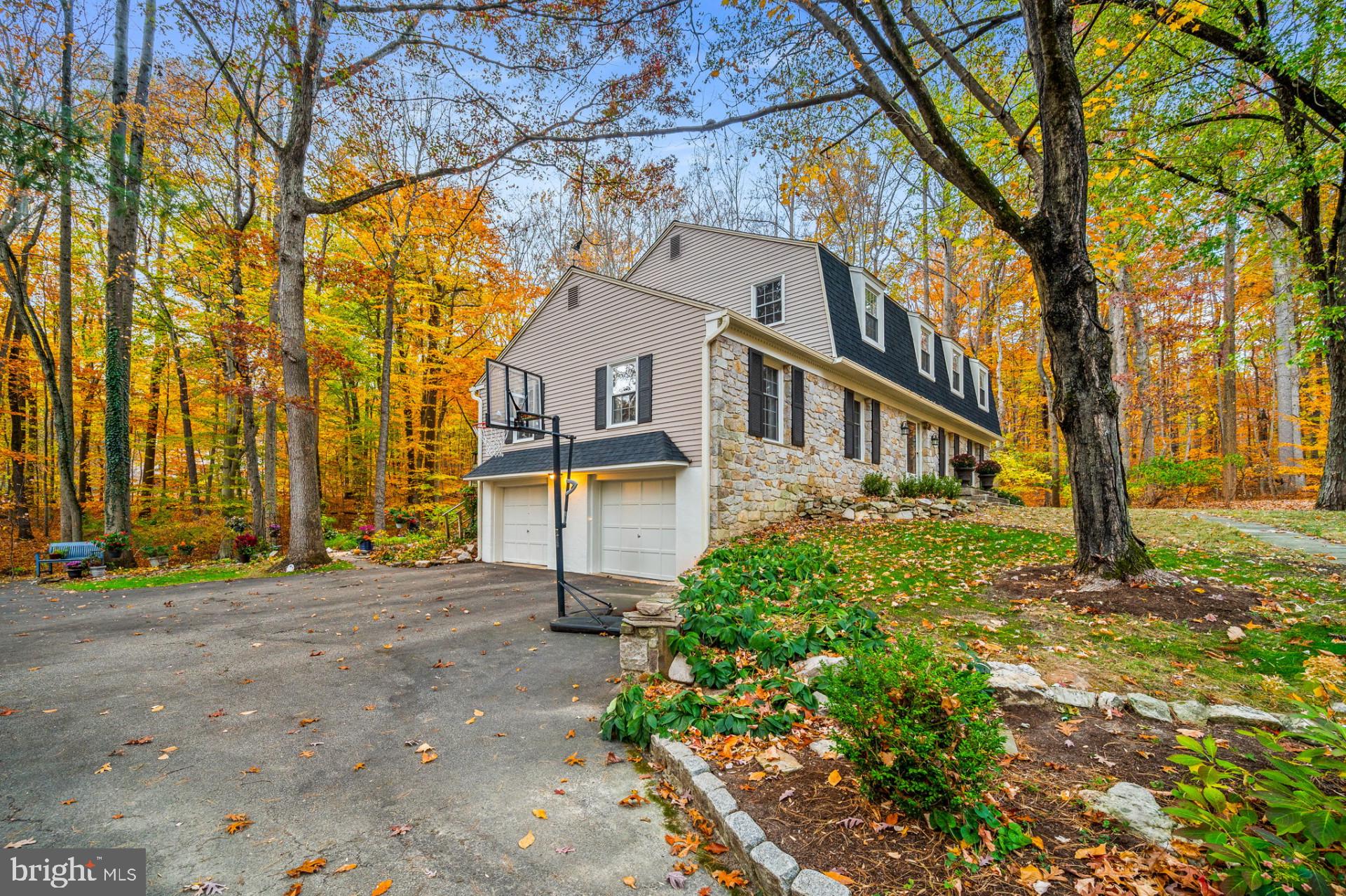 6 Spruce Rd