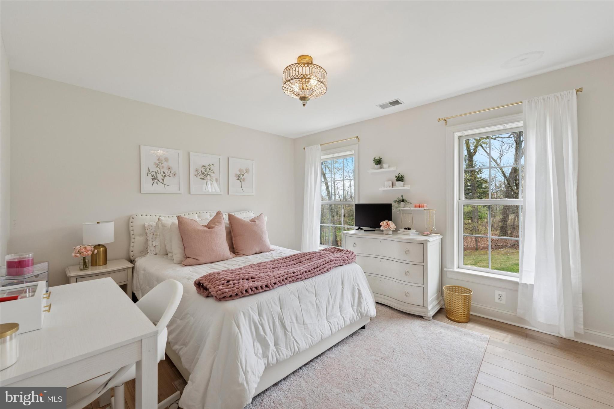 21 Spring Valley Rd