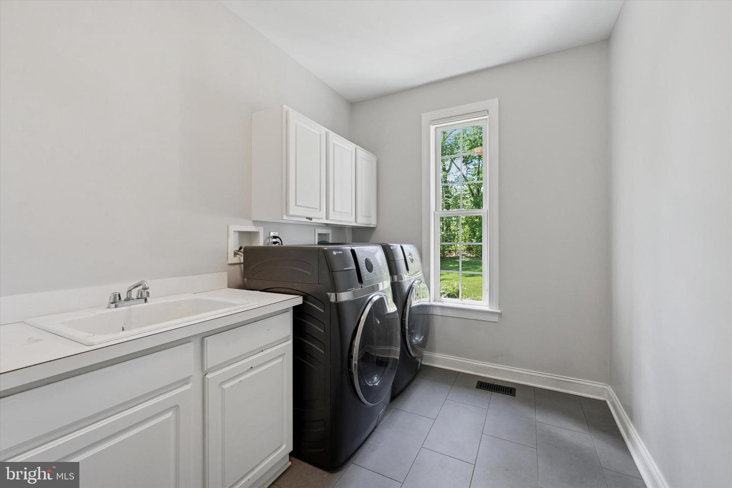 21 Spring Valley Rd