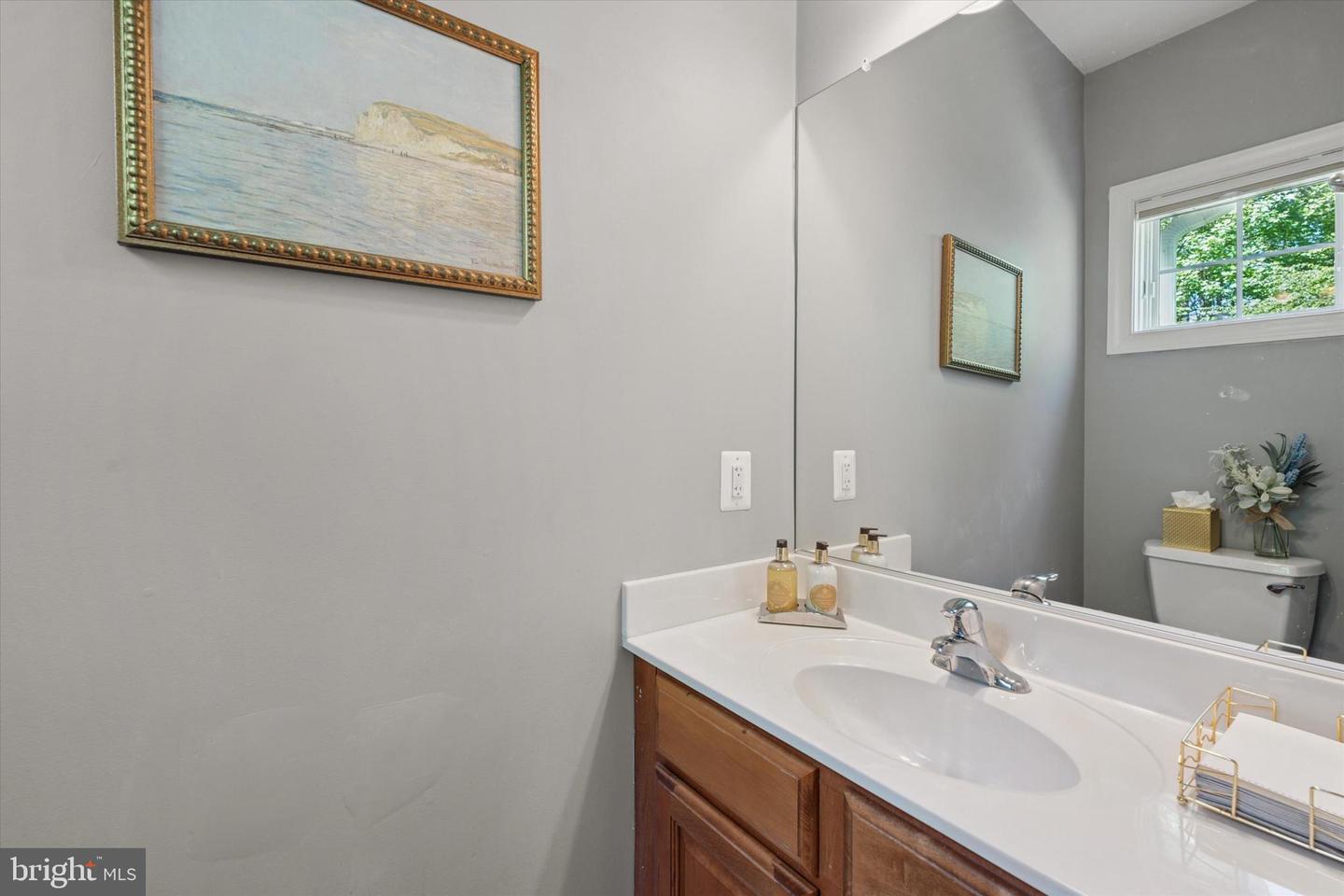 21 Spring Valley Rd