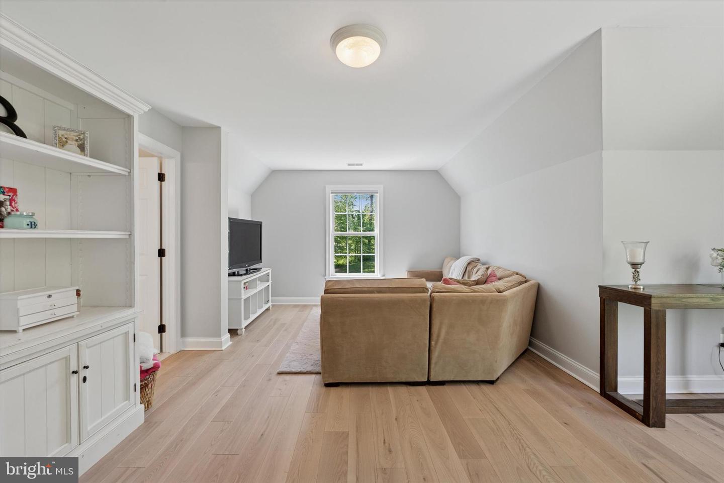 21 Spring Valley Rd
