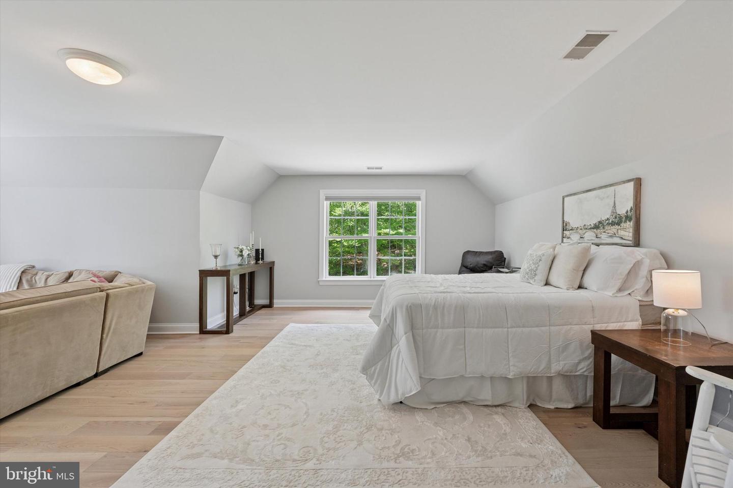21 Spring Valley Rd