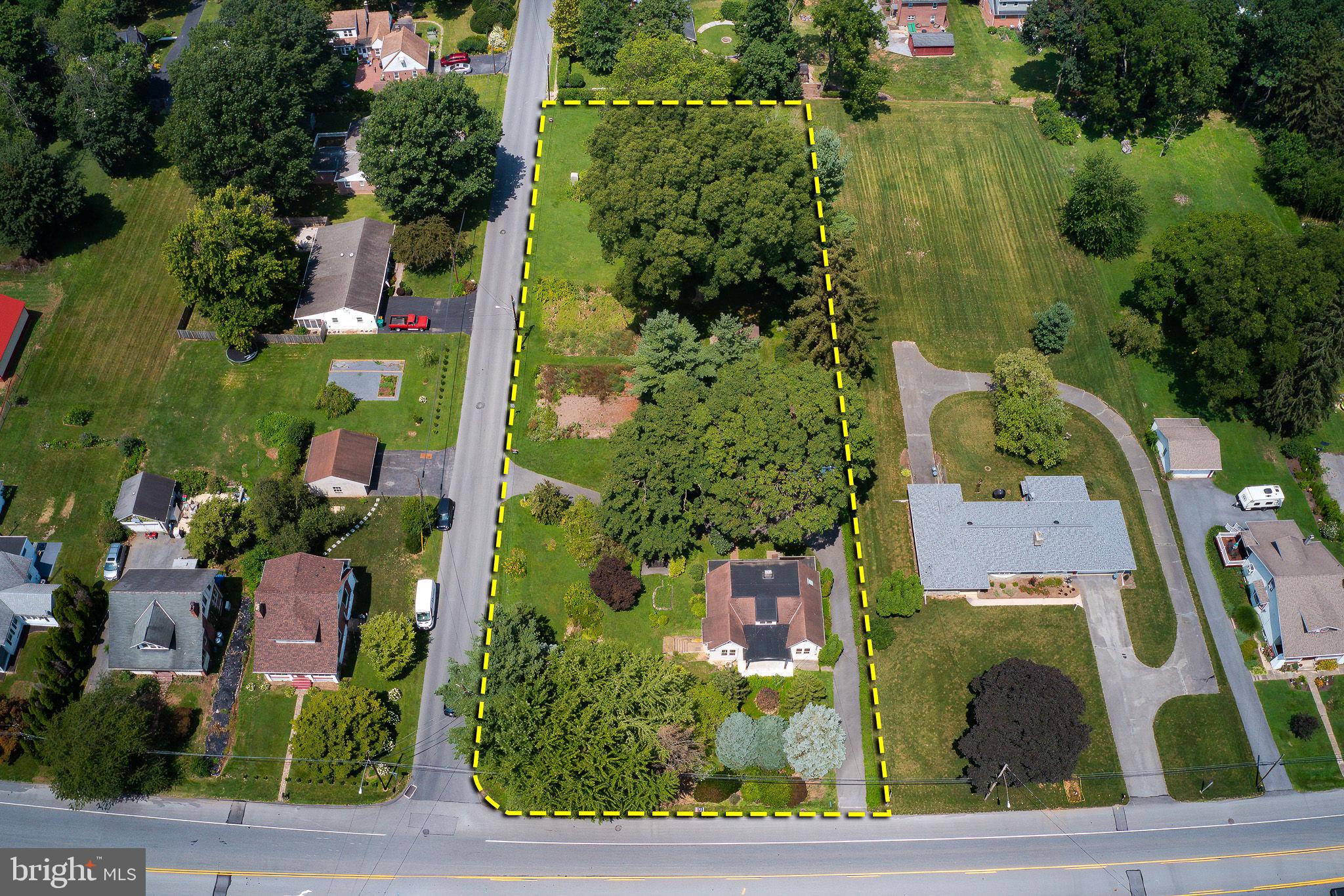 1407 & 1409 New Holland Pike