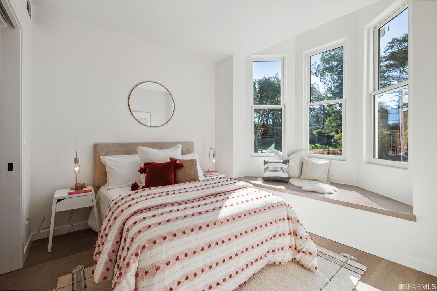 3036 Fulton Street Unit: 4