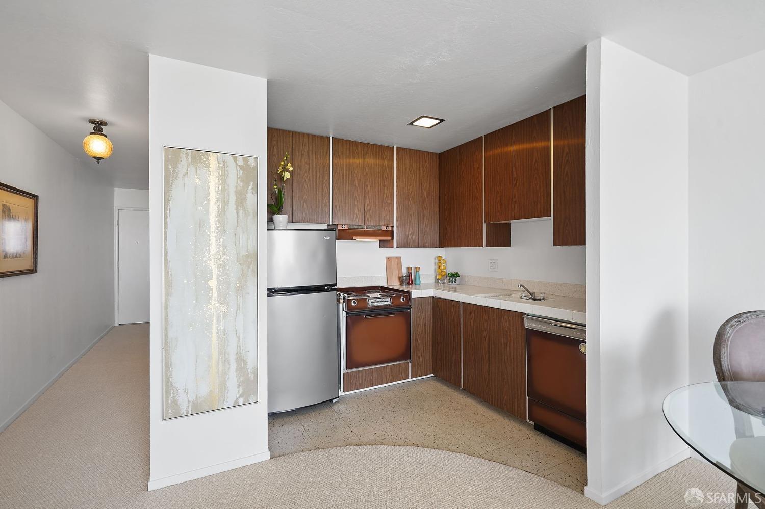 655 Corbett Avenue Unit: 503