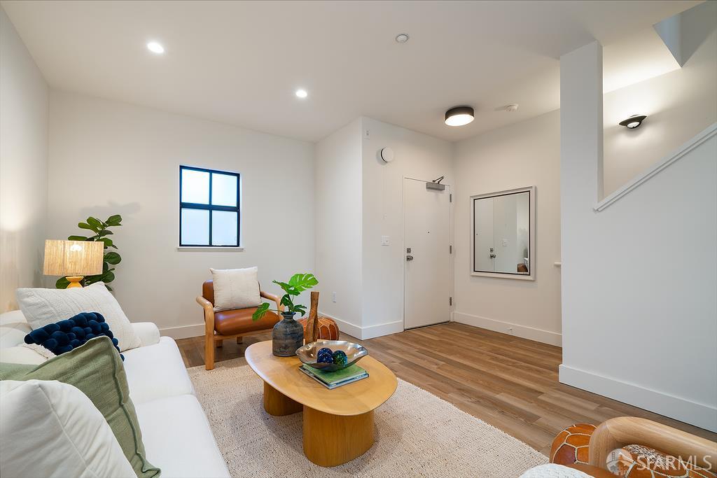 4811 Telegraph Avenue # 206