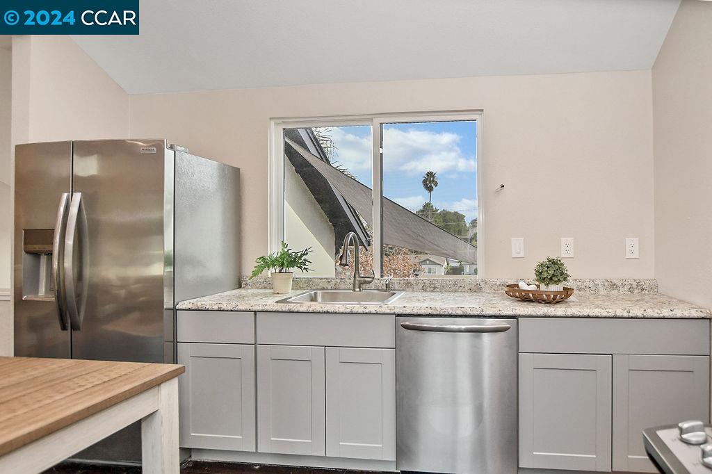 2550 Holly View Court