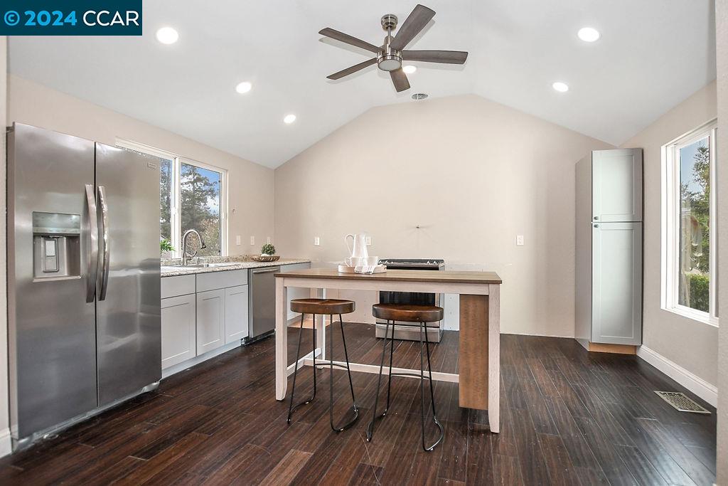 2550 Holly View Court