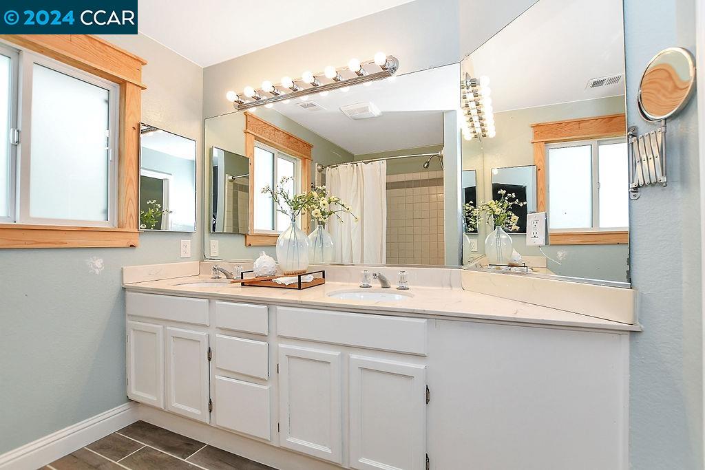 2550 Holly View Court