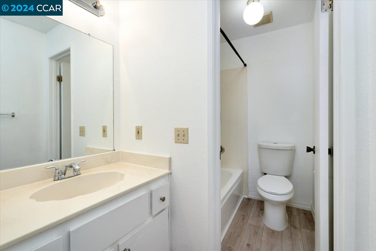 5065 Valley Crest Dr # 242