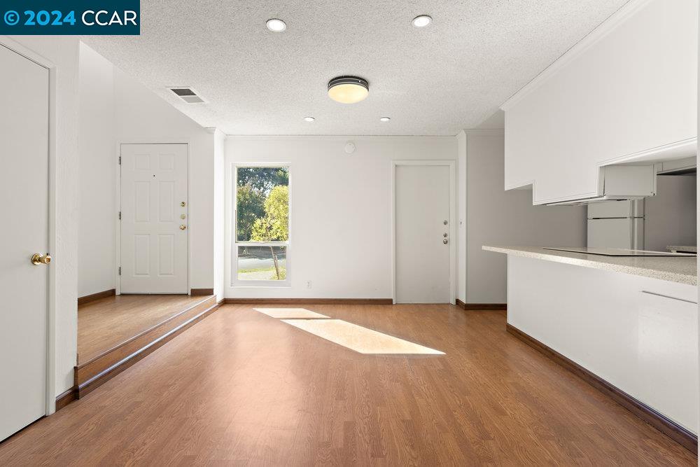 86 Rolling Green Cir