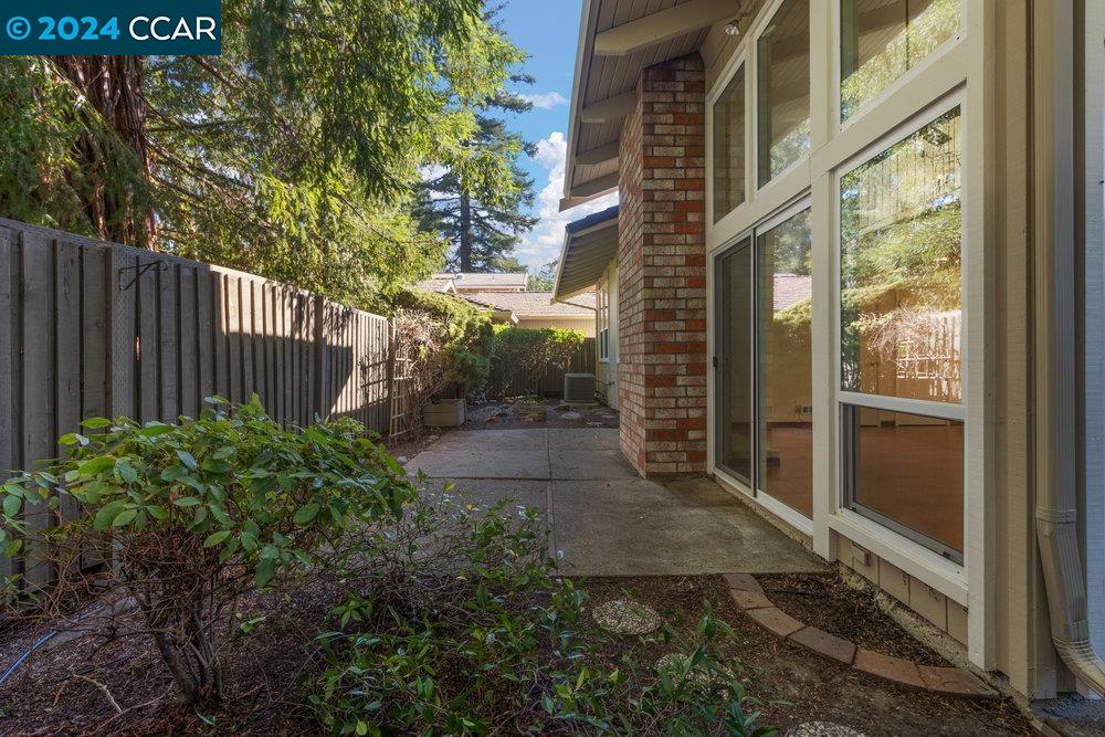 86 Rolling Green Cir