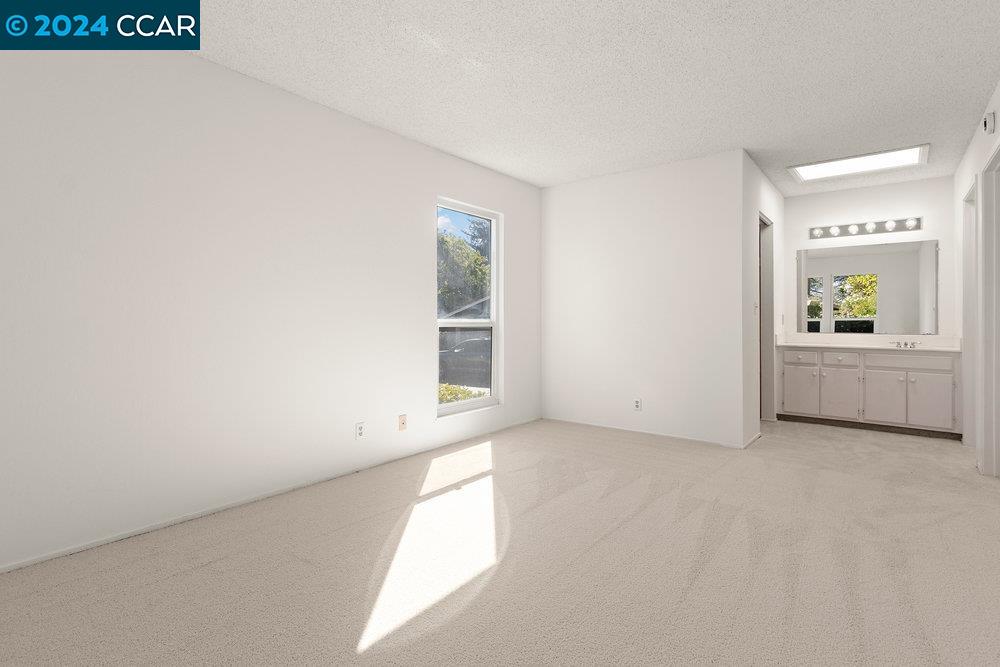 86 Rolling Green Cir