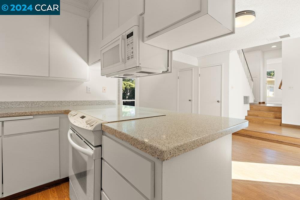 86 Rolling Green Cir