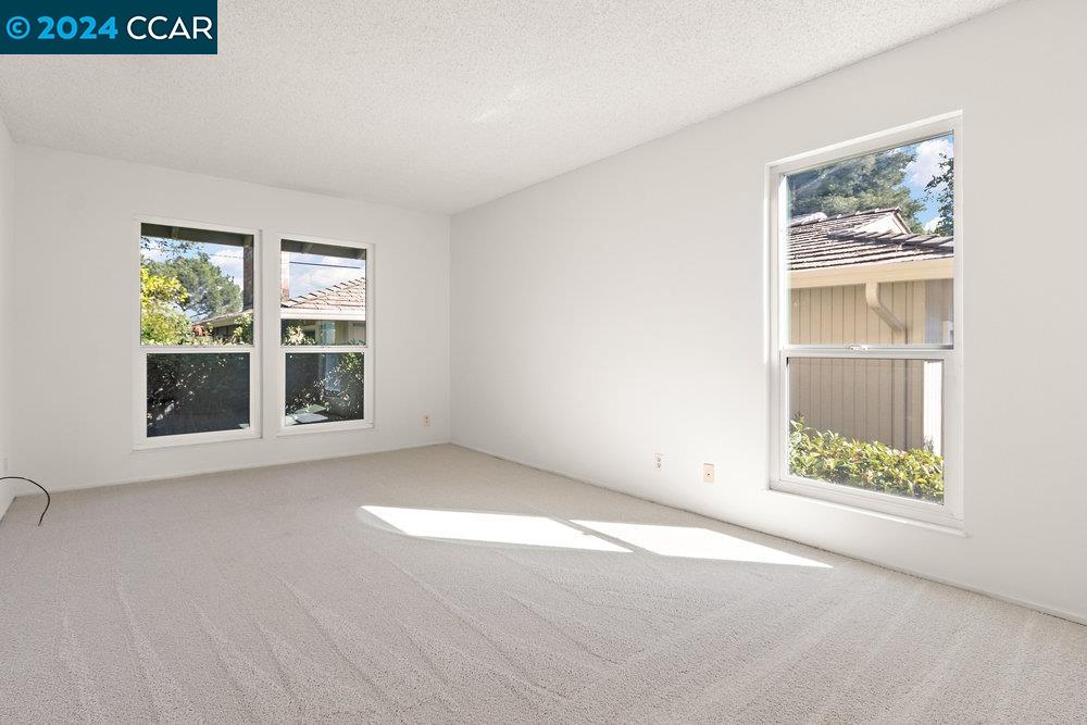 86 Rolling Green Cir