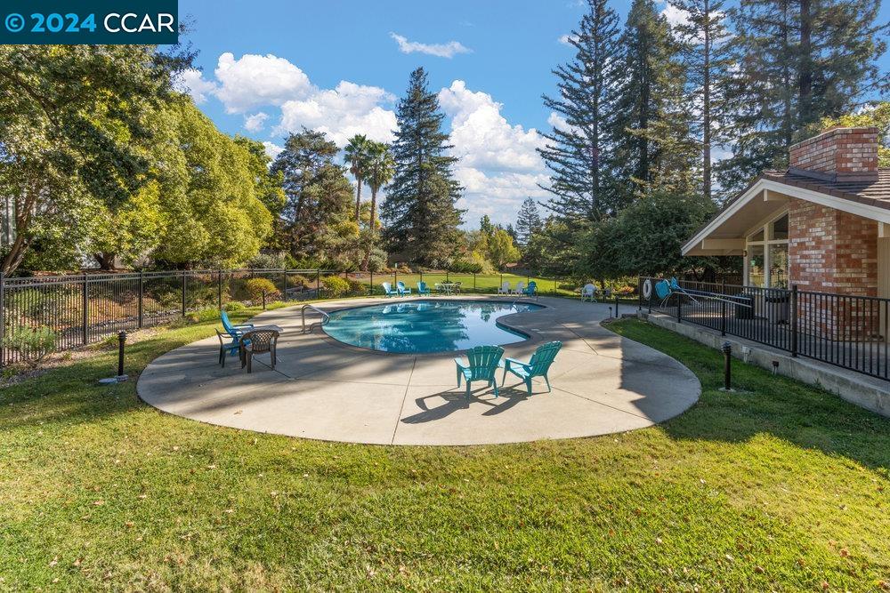 86 Rolling Green Cir