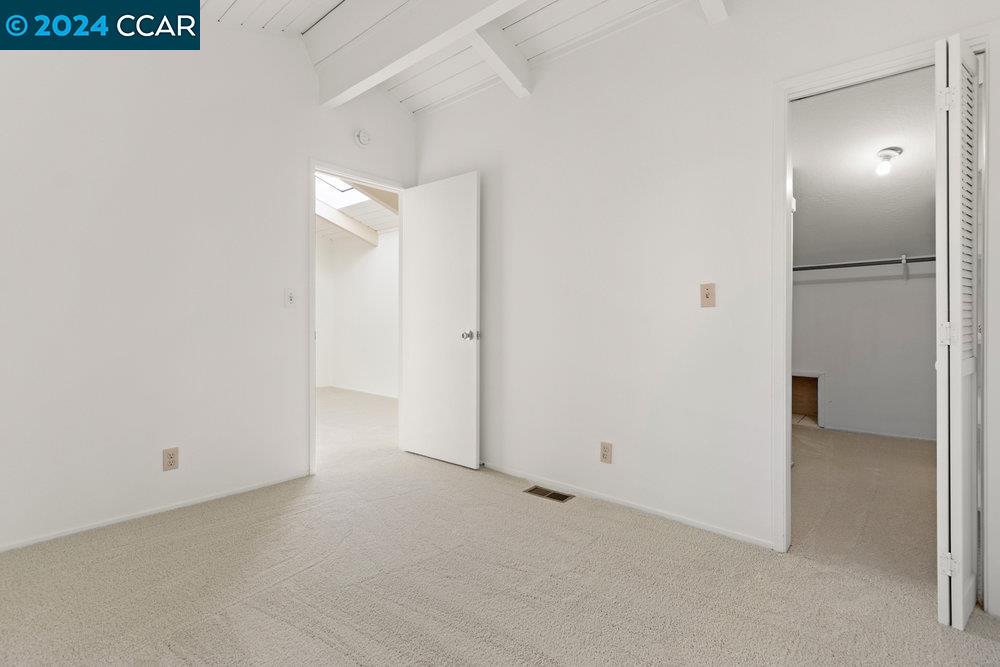 86 Rolling Green Cir