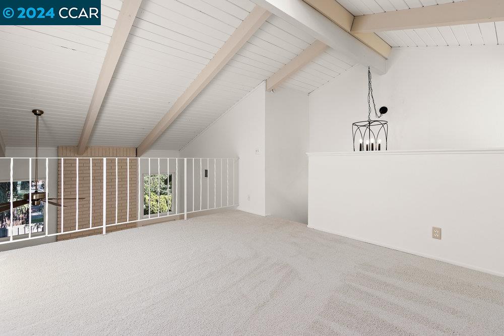 86 Rolling Green Cir