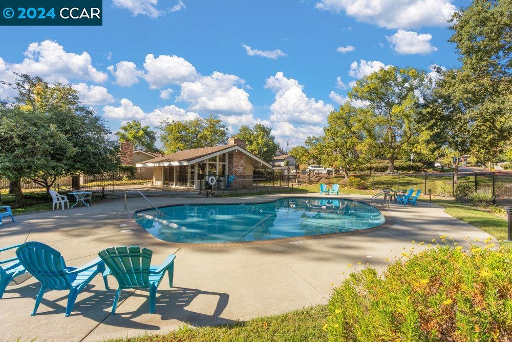 86 Rolling Green Cir