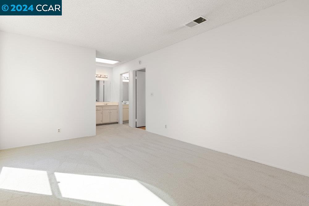 86 Rolling Green Cir