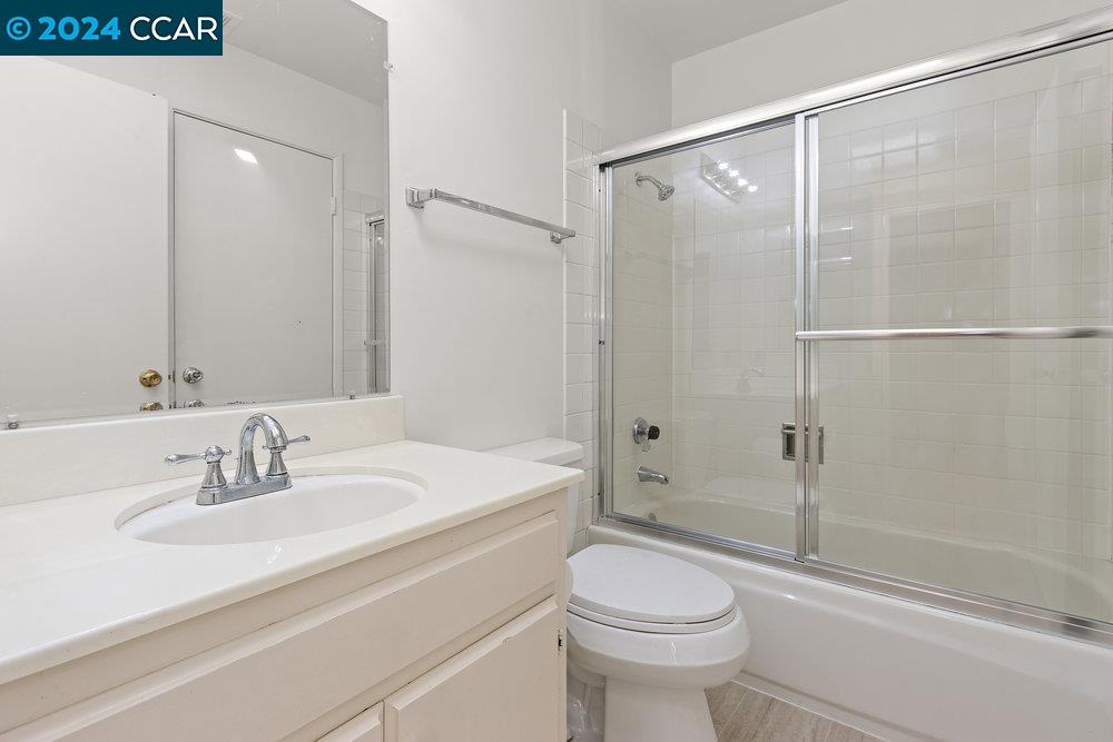 86 Rolling Green Cir