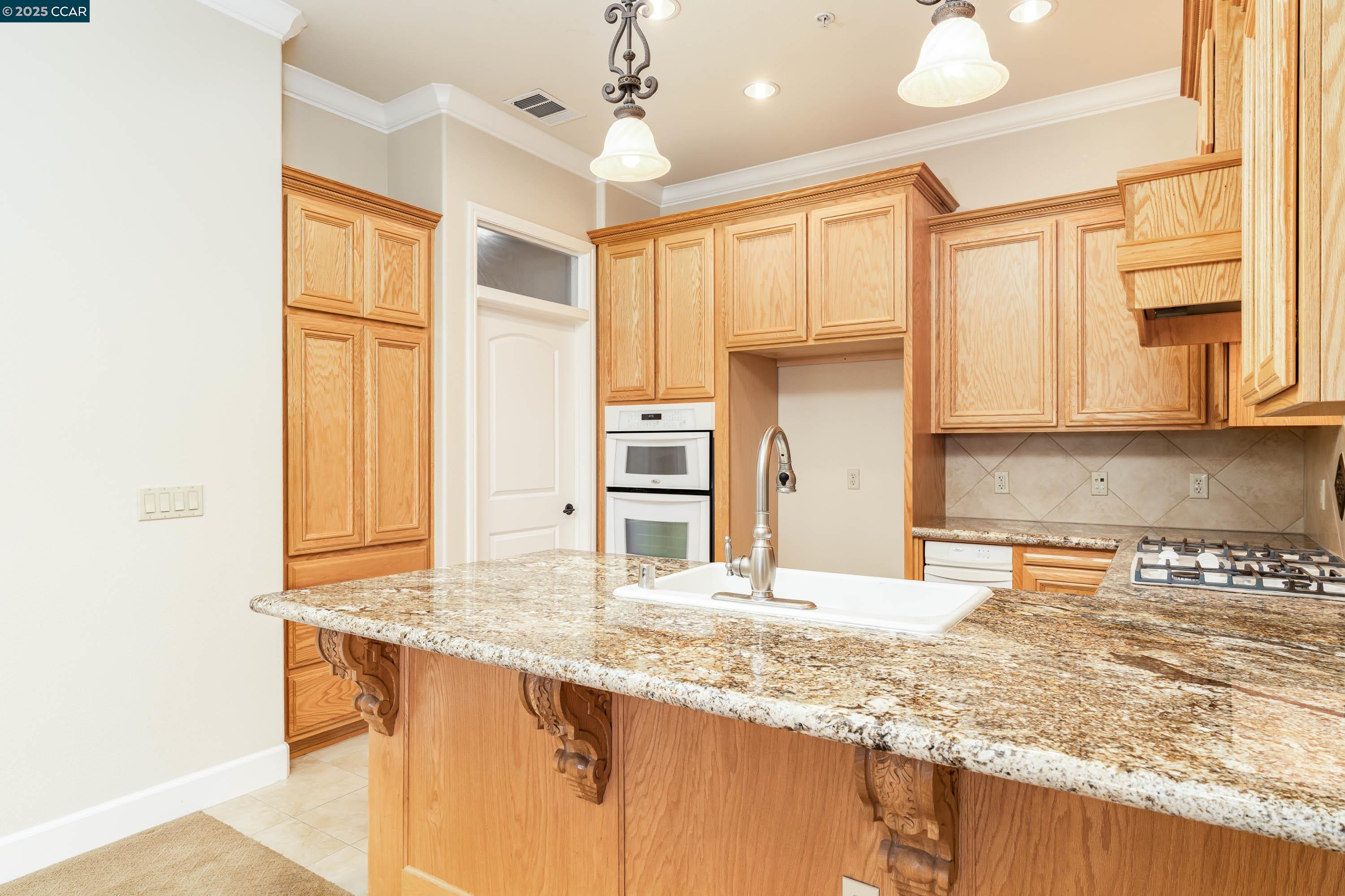 1146 Waltz Ct