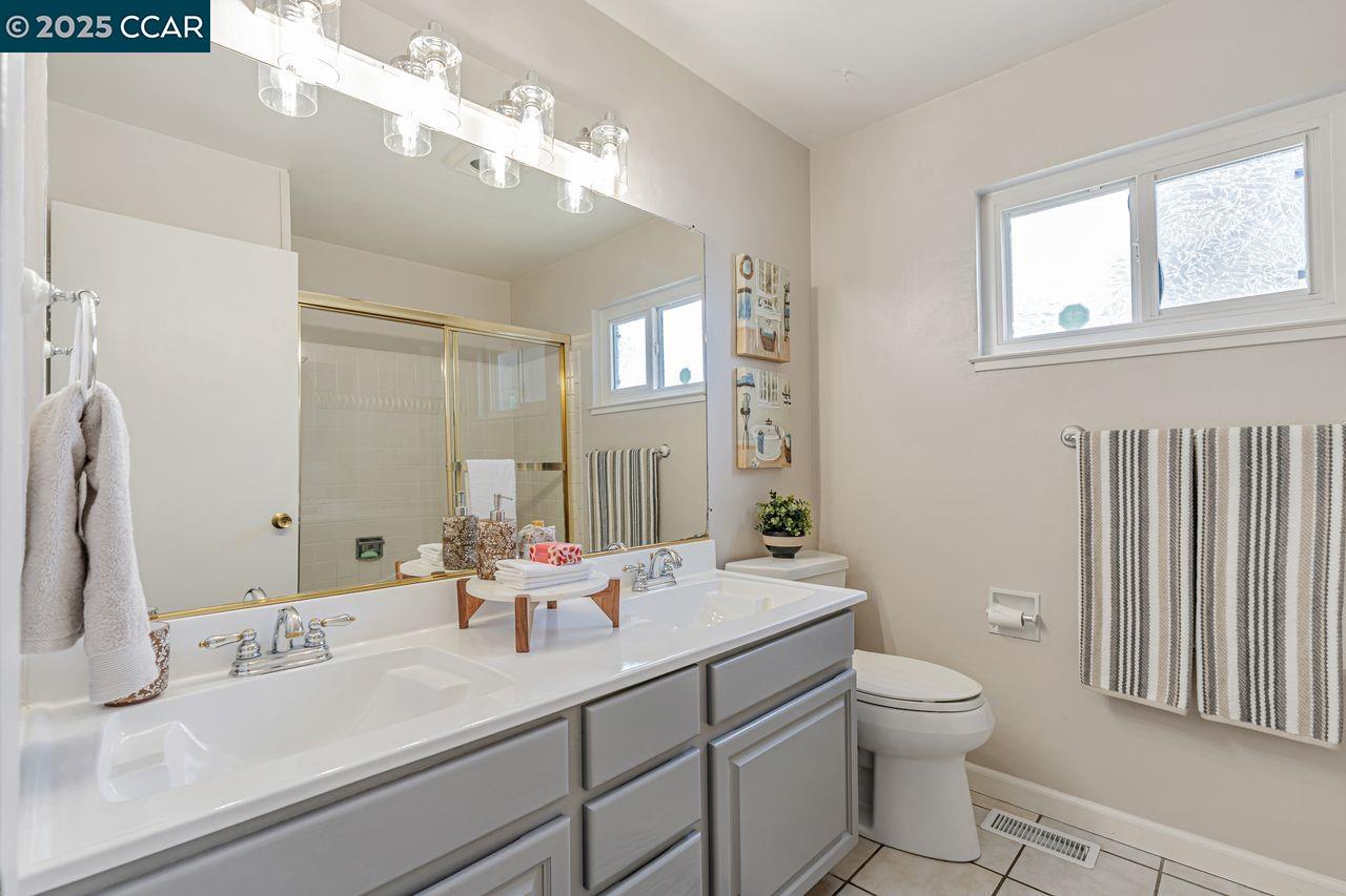3812 Fernwood Ct