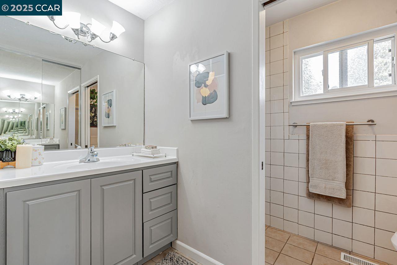 3812 Fernwood Ct