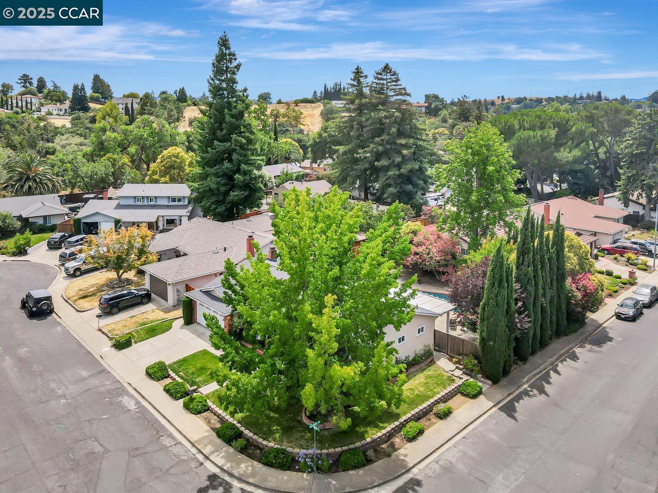 3812 Fernwood Ct