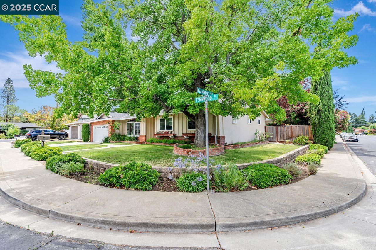 3812 Fernwood Ct