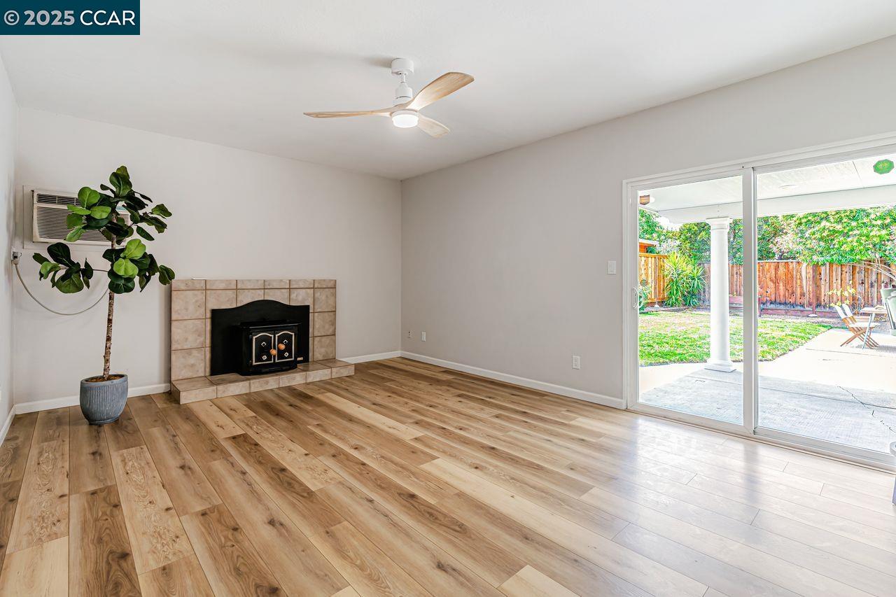 3812 Fernwood Ct